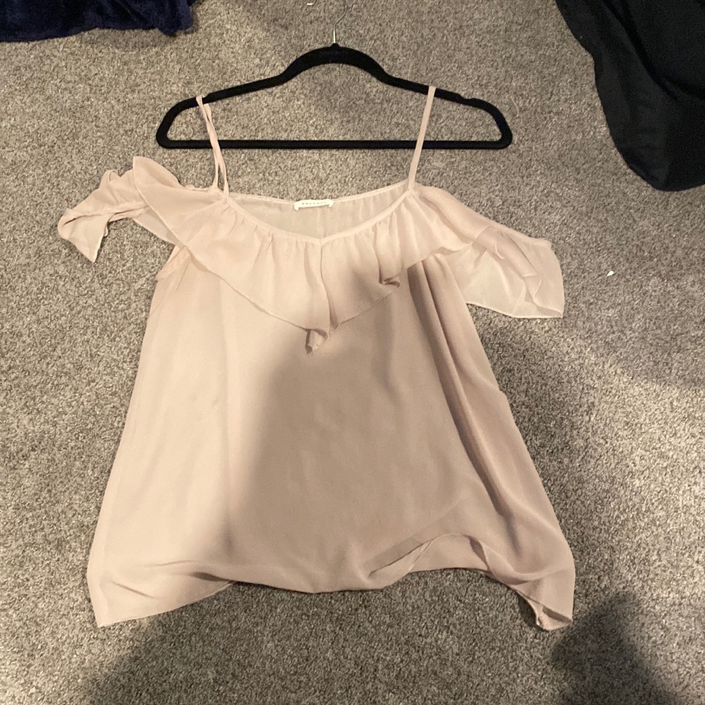 Top size small